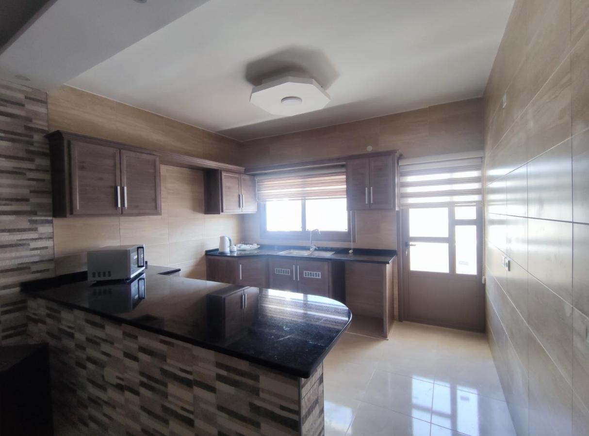 Red Rose City Apartment Wadi Musa Exterior foto